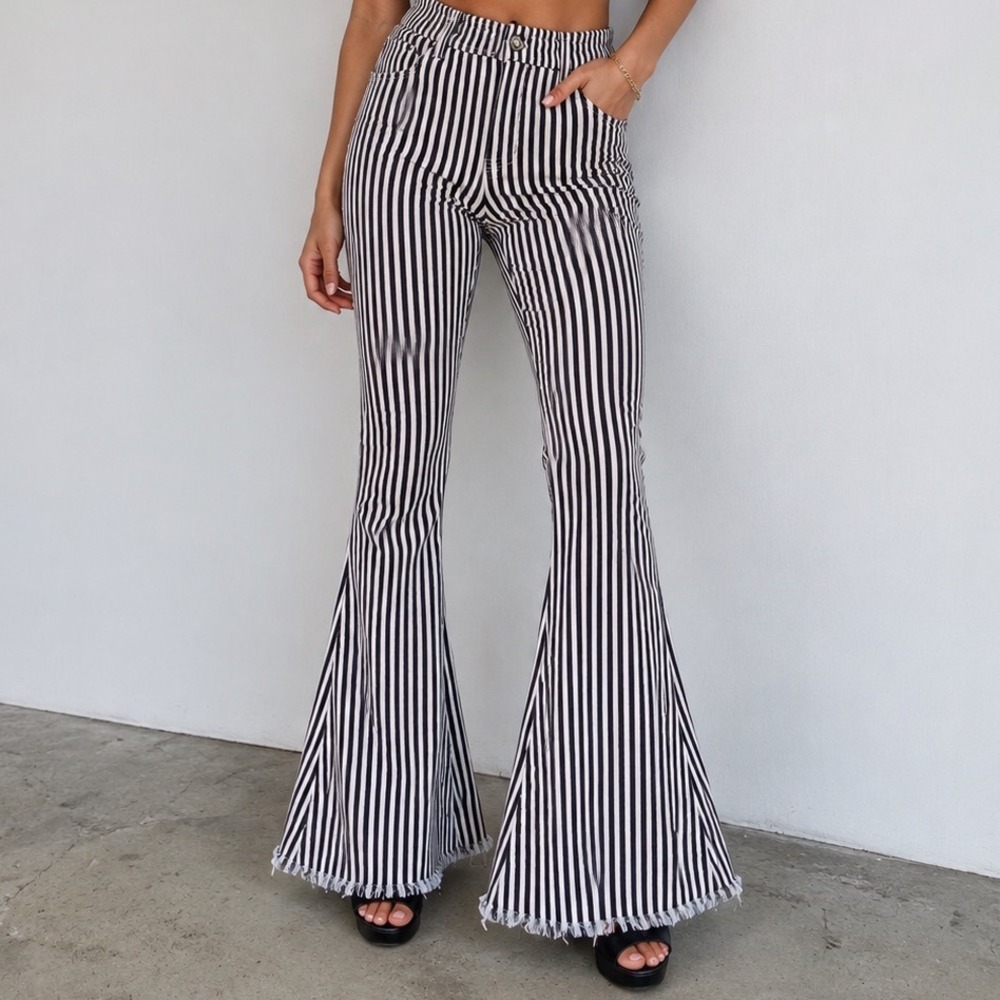 Blank Paige Striped High Waisted Extreme Flare Bell Bottom‎ Jeans Black White p3